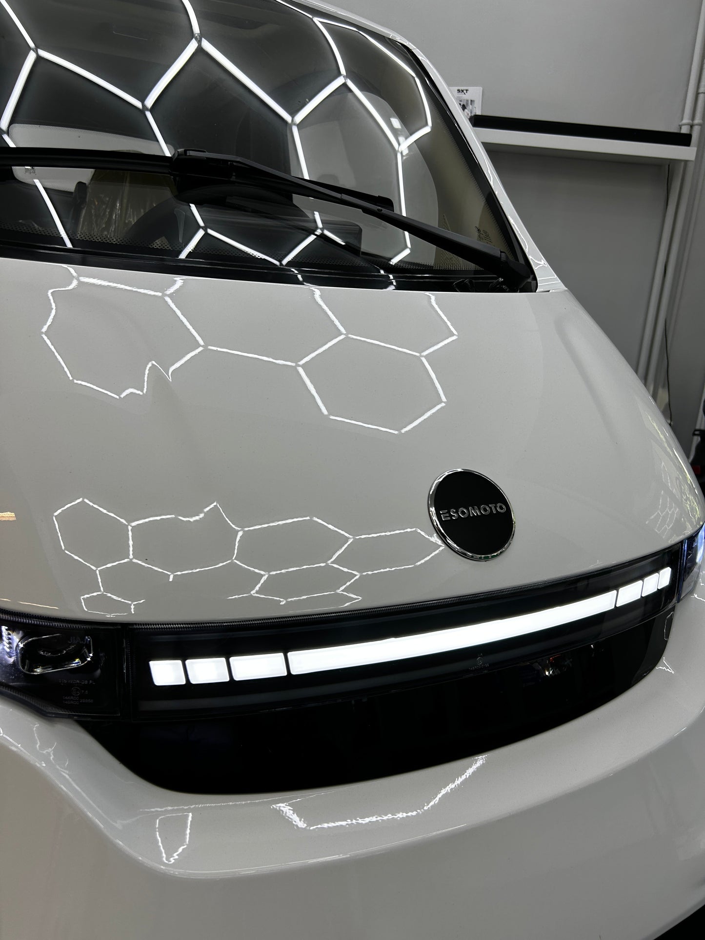 Esomoto I-Tango Elektromobil [Lenkrad]