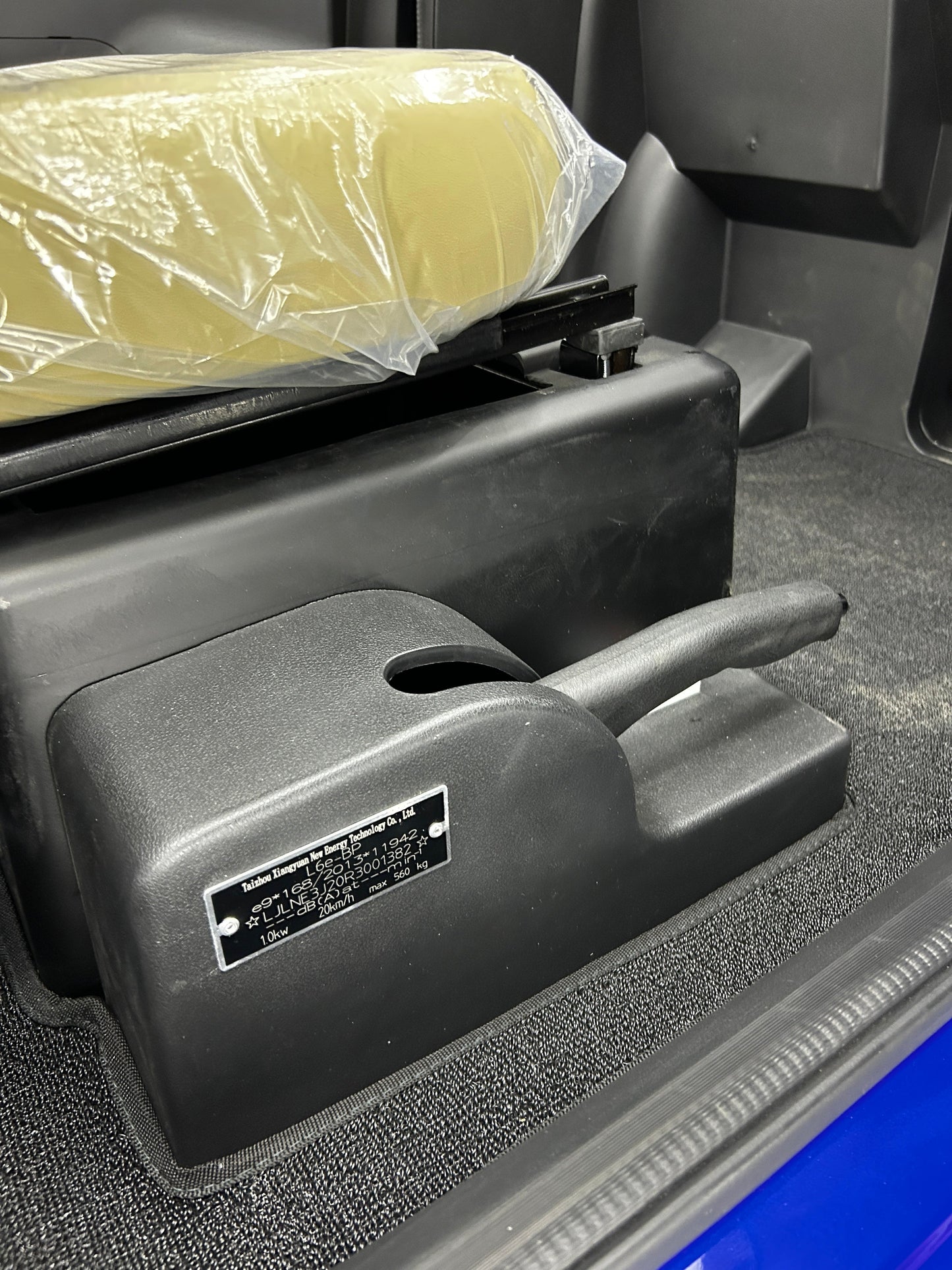 Esomoto I-Tango Elektromobil [Lenkrad]