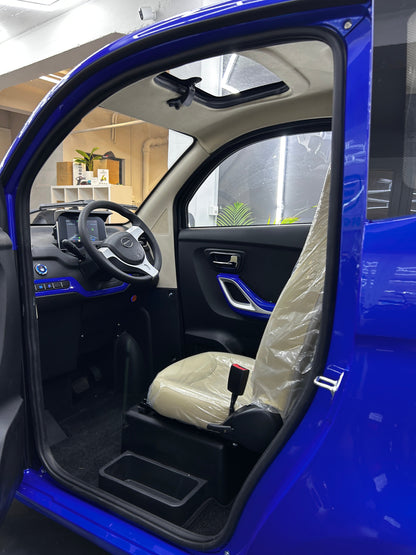 Esomoto I-Tango Elektromobil [Lenkrad]